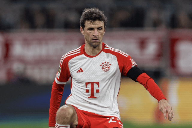 巴黎圣日耳曼轻取AC米兰，托马斯穆勒乌龙送礼德甲