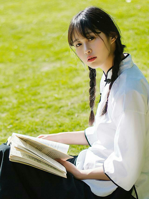 跨越大陆的足球盛宴，厄德高里程碑闪耀那不勒斯对阵智利友谊赛